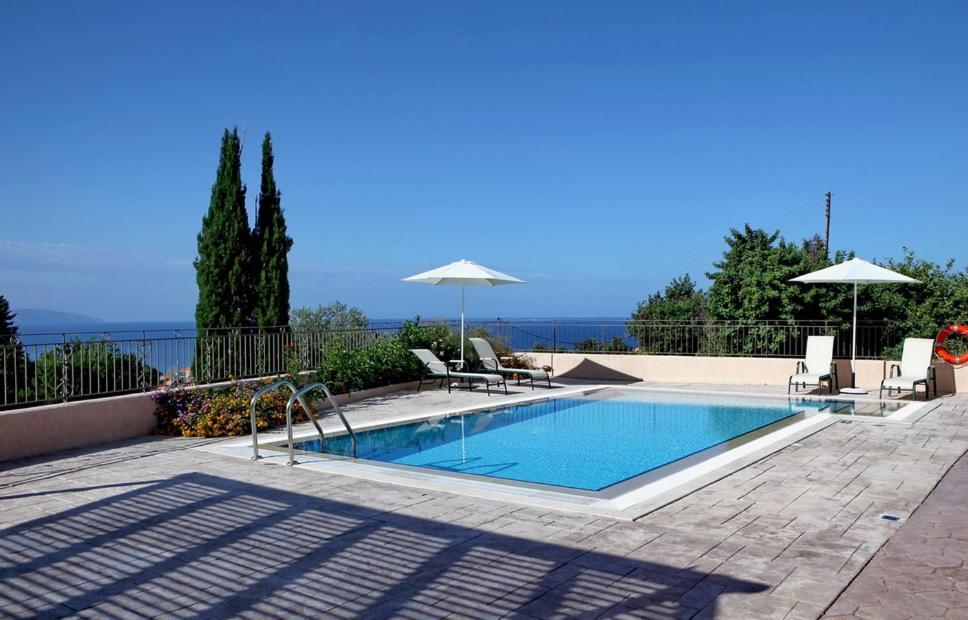 Provenzo And Meliti Villas Lourdata  Eksteriør billede