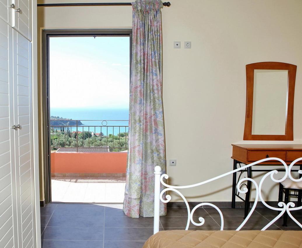 Provenzo And Meliti Villas Lourdata  Eksteriør billede